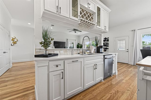 2207 Silverbonnet Street, Houston, TX 77055