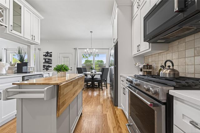 2207 Silverbonnet Street, Houston, TX 77055