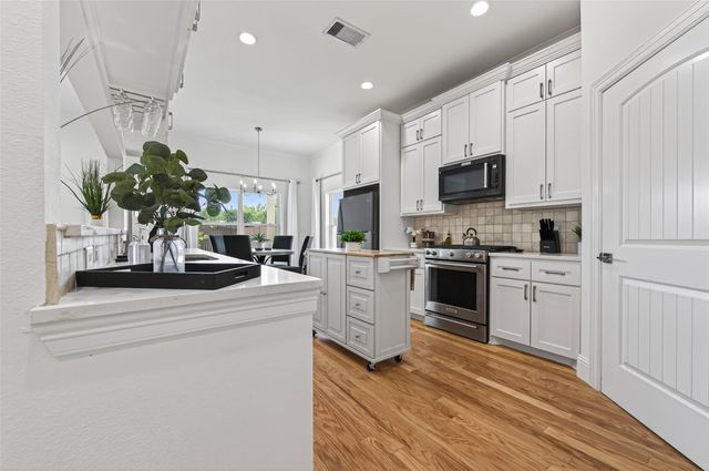 2207 Silverbonnet Street, Houston, TX 77055