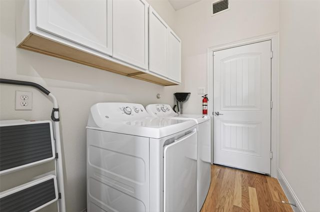 2207 Silverbonnet Street, Houston, TX 77055