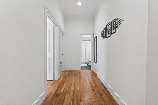 2207 Silverbonnet Street, Houston, TX 77055