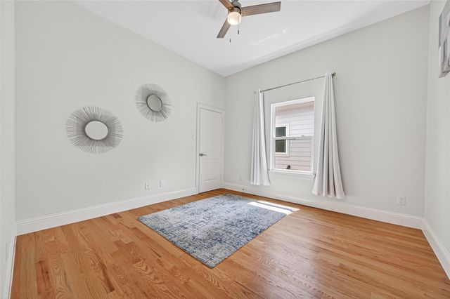 2207 Silverbonnet Street, Houston, TX 77055