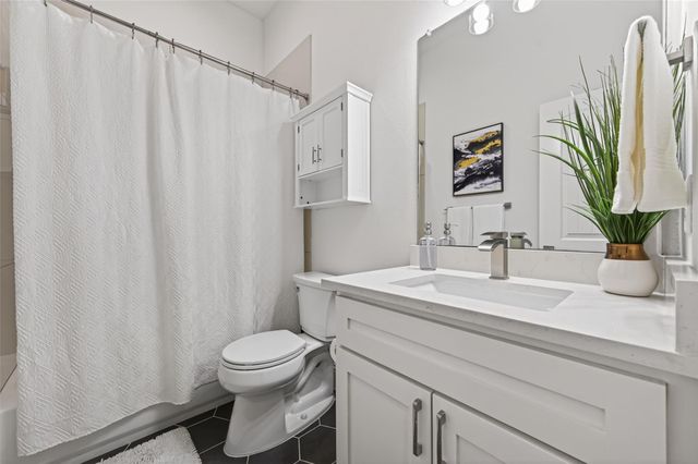 2207 Silverbonnet Street, Houston, TX 77055