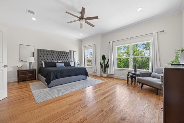 2207 Silverbonnet Street, Houston, TX 77055