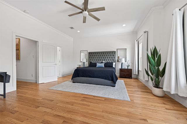 2207 Silverbonnet Street, Houston, TX 77055