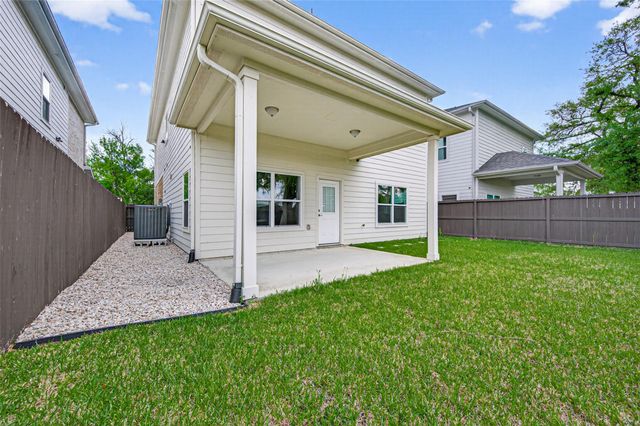 2207 Silverbonnet Street, Houston, TX 77055