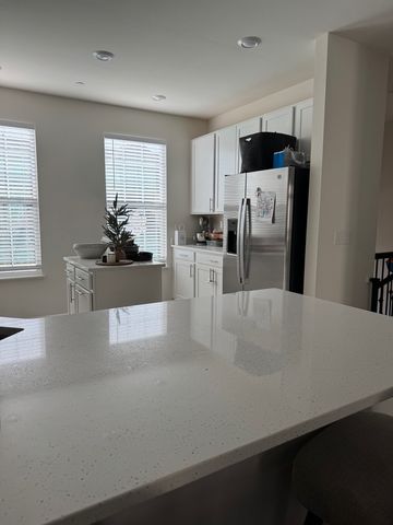 1654 Bentz Way, Batavia, IL 60510