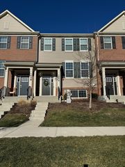 1654 Bentz Way, Batavia, IL 60510