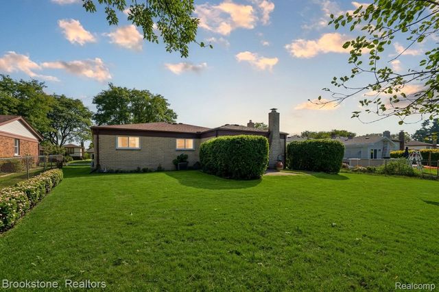 13751 Brougham Drive, Sterling Heights, MI 48312