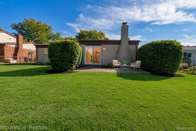 13751 Brougham Drive, Sterling Heights, MI 48312