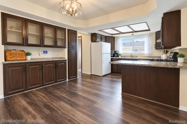 13751 Brougham Drive, Sterling Heights, MI 48312