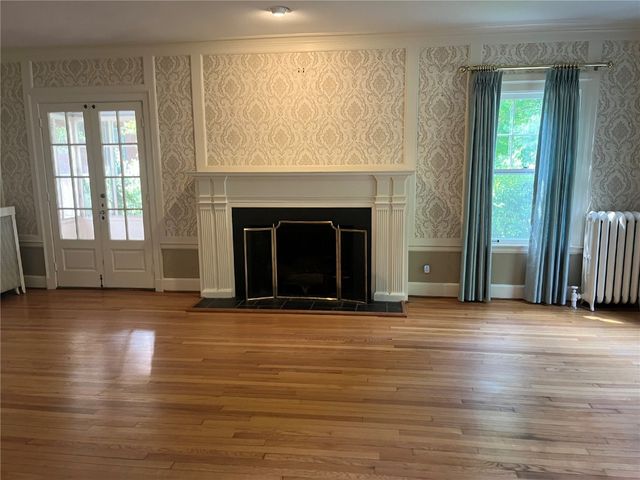 620 S Summit Street, Iowa City, IA 52240