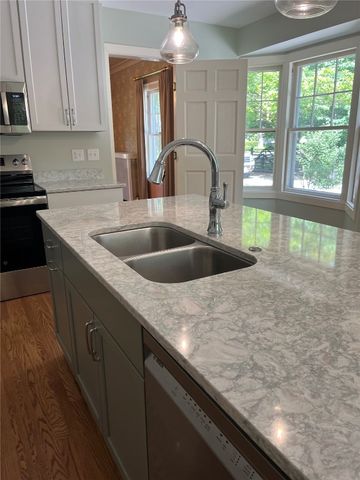 620 S Summit Street, Iowa City, IA 52240