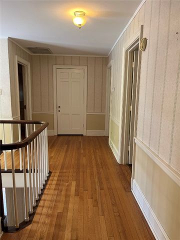 620 S Summit Street, Iowa City, IA 52240