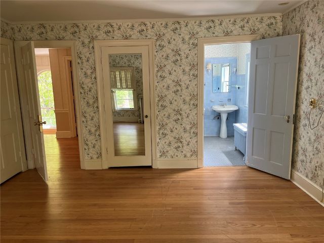 620 S Summit Street, Iowa City, IA 52240