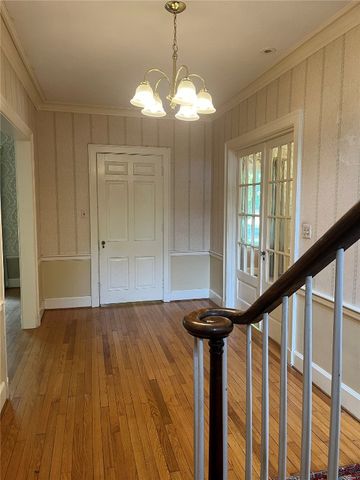 620 S Summit Street, Iowa City, IA 52240