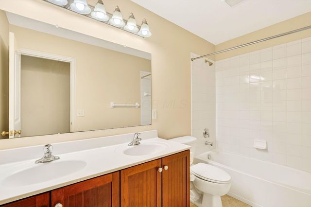 7616 Affirmed Court, Lewis Center, OH 43035