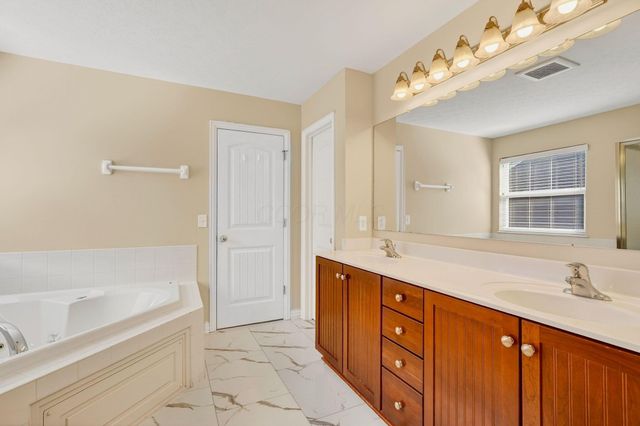 7616 Affirmed Court, Lewis Center, OH 43035