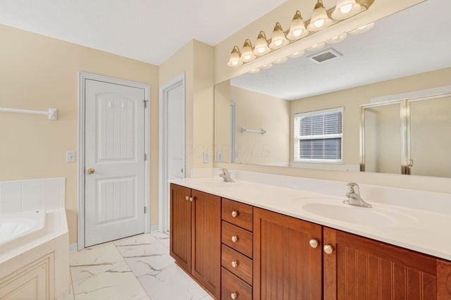 7616 Affirmed Court, Lewis Center, OH 43035