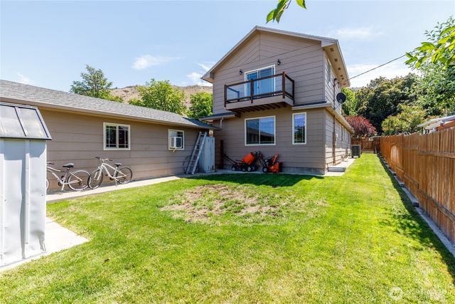 1130 Central Drive, Coulee Dam, WA 99116