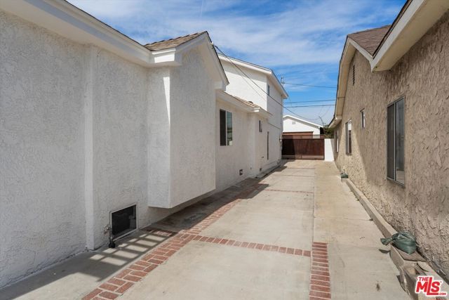 3815 W 60th Street, Los Angeles, CA 90043