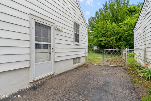 4143 Fordson Way, Louisville, KY 40211