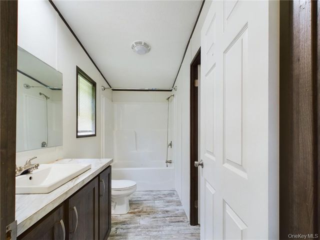 18 Shore Lane, Burlingham, NY 12722
