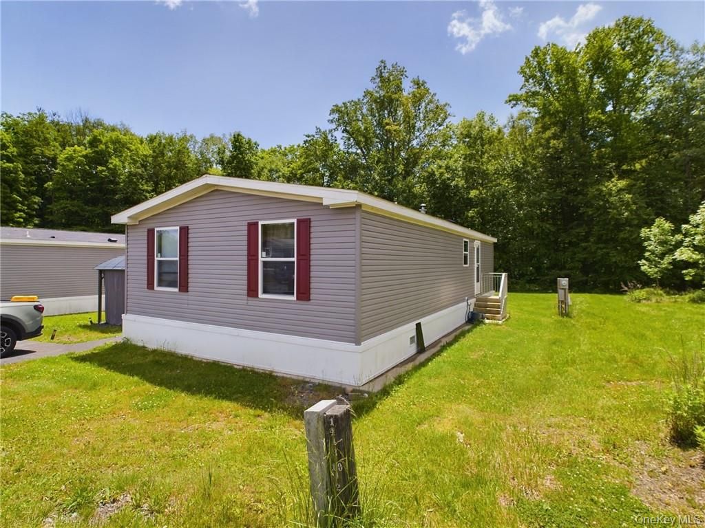 18 Shore Lane, Burlingham, NY 12722