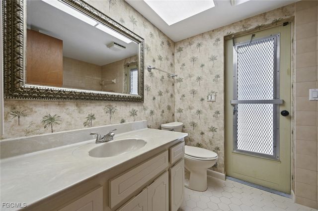 2132 SE 15th ST, Cape Coral, FL 33990