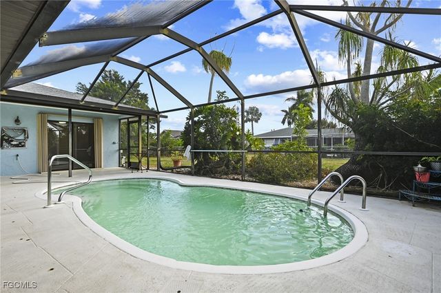 2132 SE 15th ST, Cape Coral, FL 33990