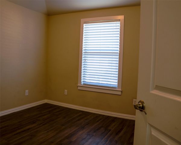 4920-4922 Villas Drive, Sanger, TX 76266