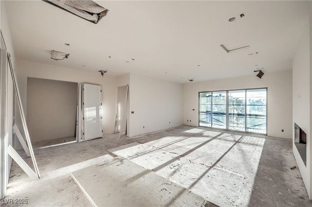 7 Grand Miramar Drive, Henderson, NV 89011