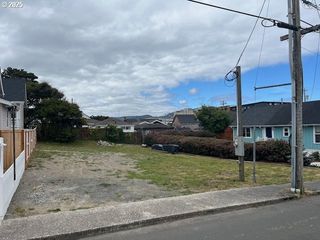 3rd Ave 8, Seaside, OR 97138