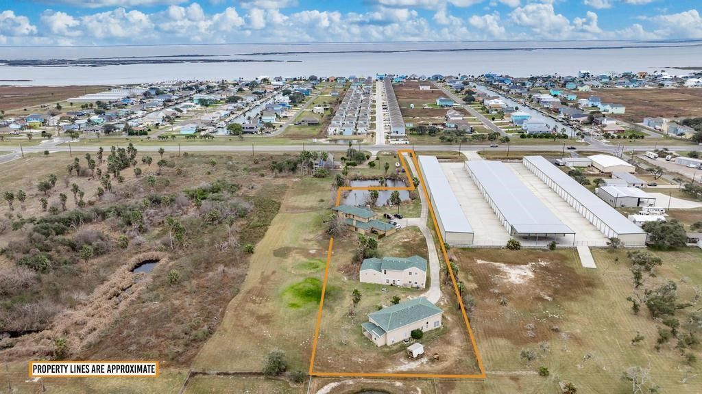4107 Highway 35 Hwy S, Rockport, TX 78382 — exterior