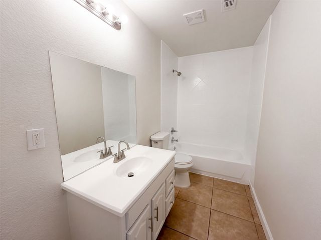 1322 E Waco Avenue, Dallas, TX 75216
