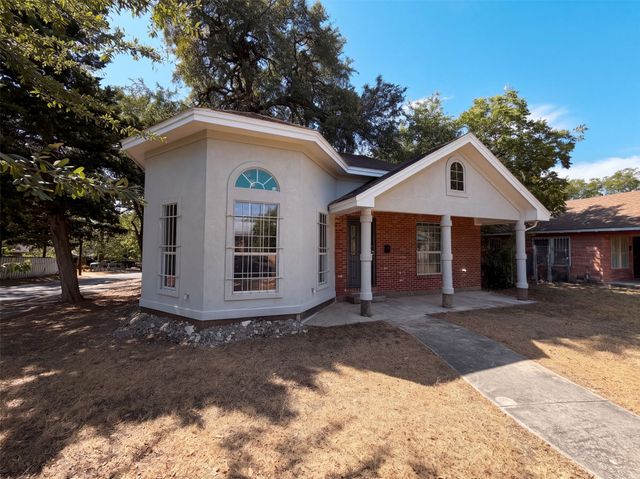 1322 E Waco Avenue, Dallas, TX 75216