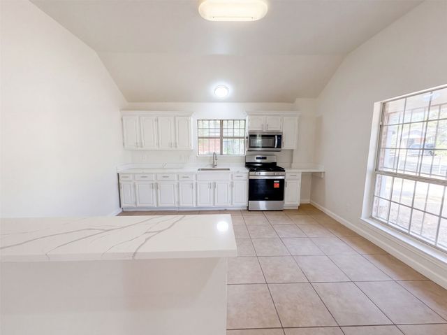 1322 E Waco Avenue, Dallas, TX 75216