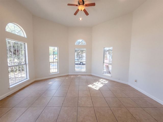 1322 E Waco Avenue, Dallas, TX 75216