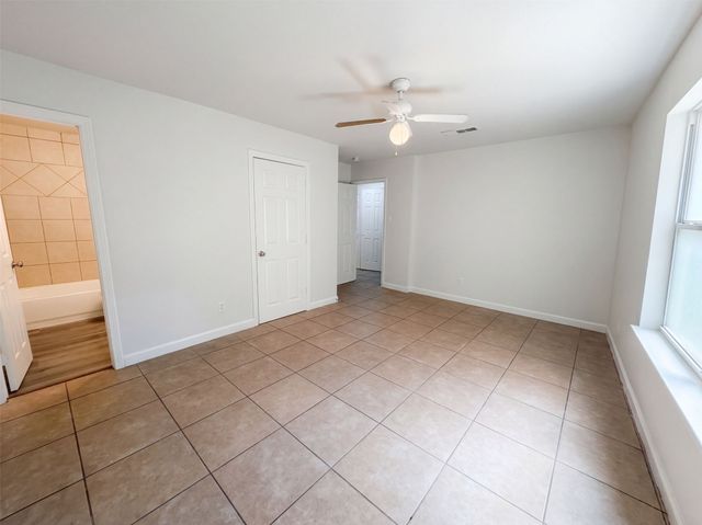 1322 E Waco Avenue, Dallas, TX 75216