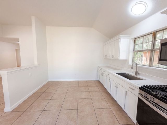 1322 E Waco Avenue, Dallas, TX 75216