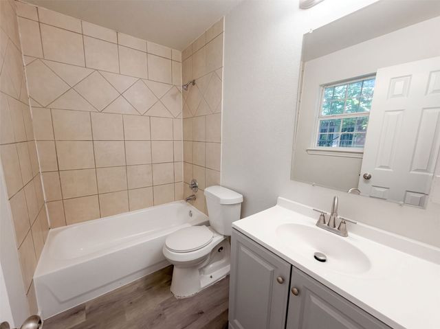 1322 E Waco Avenue, Dallas, TX 75216
