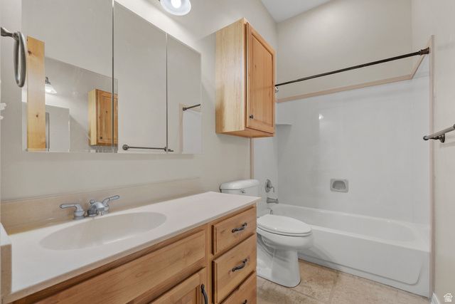 10596 S PINYON PINES CT, South Jordan, UT 84095