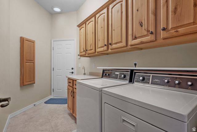 10596 S PINYON PINES CT, South Jordan, UT 84095