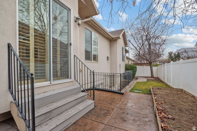 10596 S PINYON PINES CT, South Jordan, UT 84095