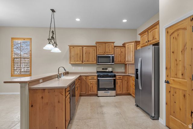 10596 S PINYON PINES CT, South Jordan, UT 84095