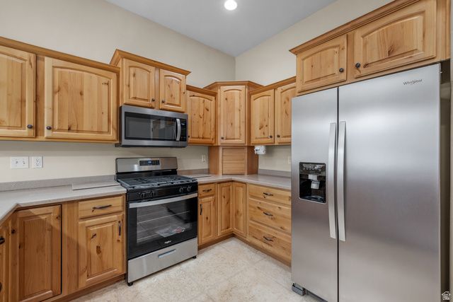 10596 S PINYON PINES CT, South Jordan, UT 84095