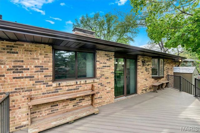 10001 Kalinda Lane, Sunset Hills, MO 63128