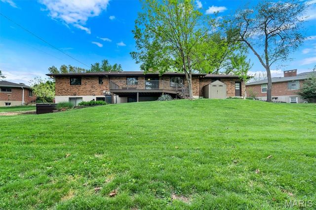 10001 Kalinda Lane, Sunset Hills, MO 63128