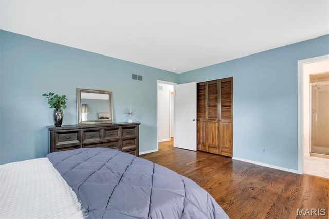 10001 Kalinda Lane, Sunset Hills, MO 63128
