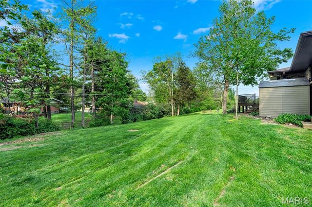 10001 Kalinda Lane, Sunset Hills, MO 63128